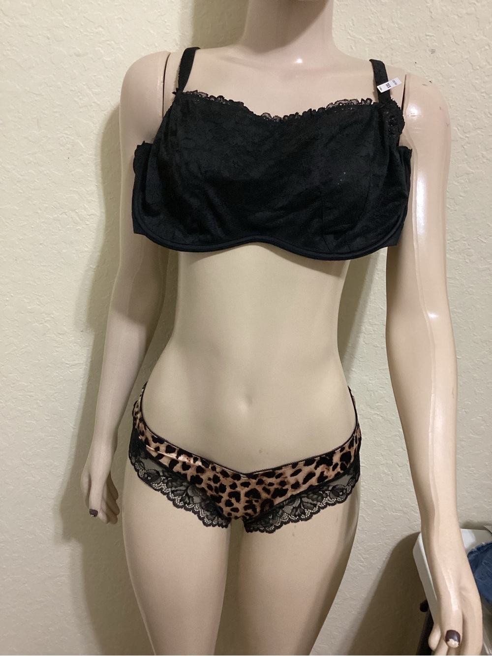Victoria's Secret Black Lace Bra with Leopard Print Hipster